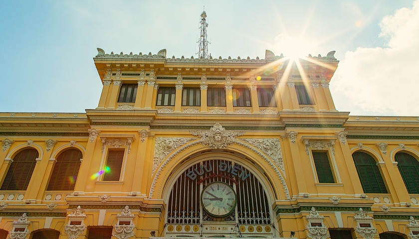 Amazing 10-Day Vietnam Highlights with Halong Bay, Hue, Hoi An & Ho Chi Minh